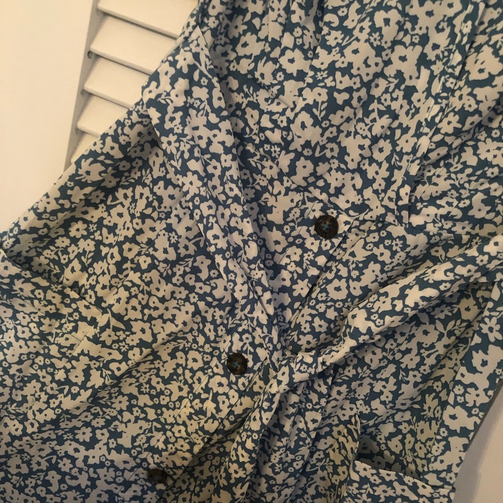 Dress - Picture 3 of 6